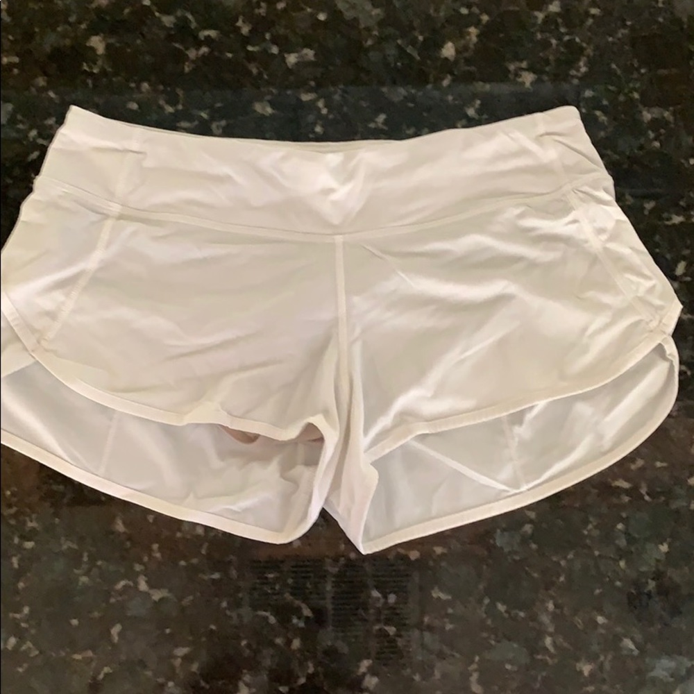 Lululemon Speed up Shorts 2.5